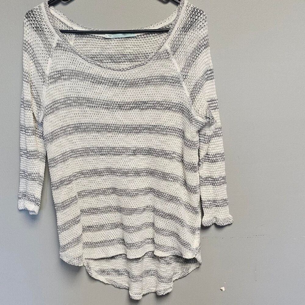 Maurices Women's Grey and White